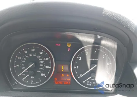 2015 BMW X1 xDrive28I из США, поврежденный, VIN WBAVL1C53FVY36288